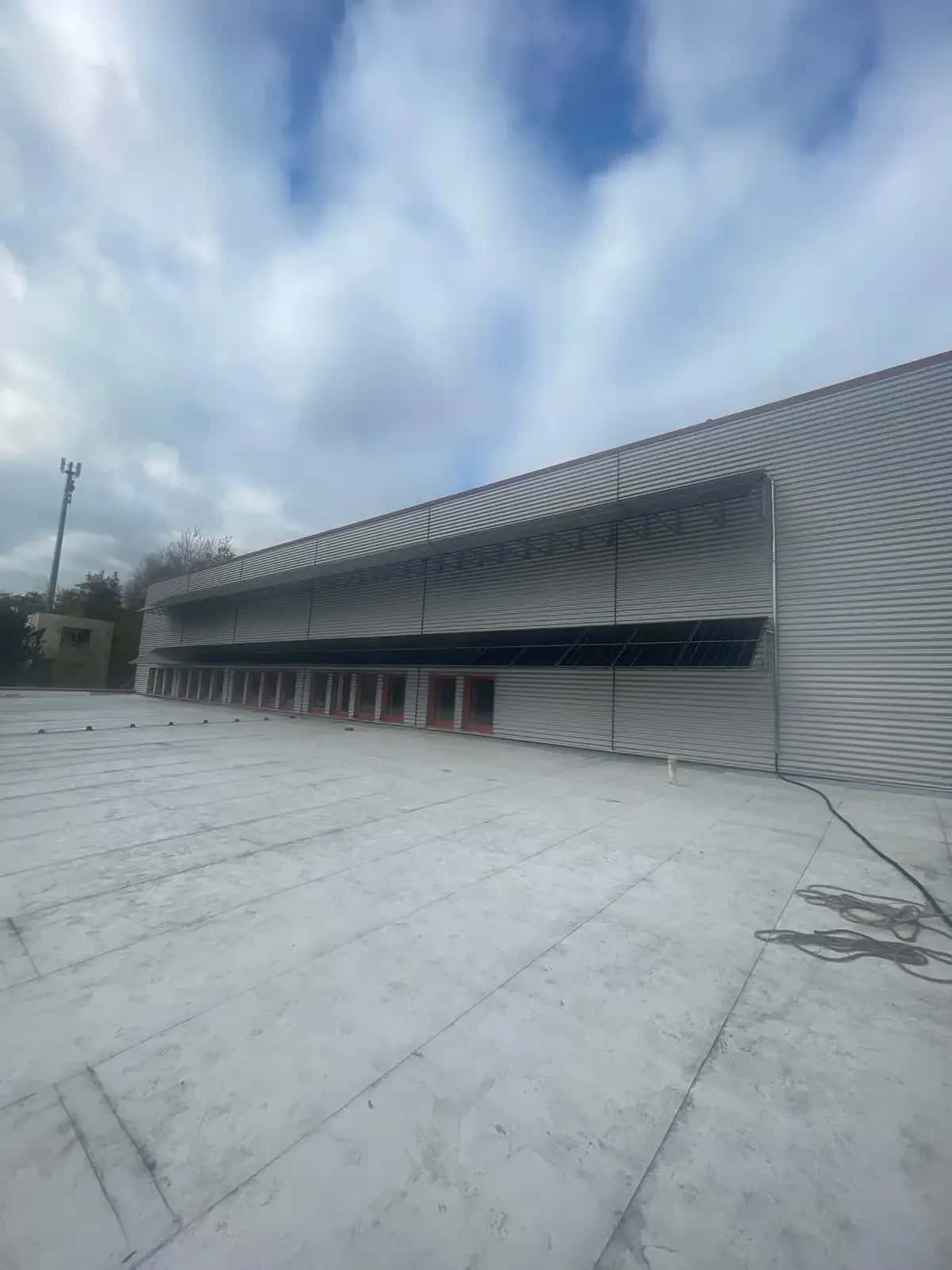 Gewerbeprojekt mit großer PV-Anlage